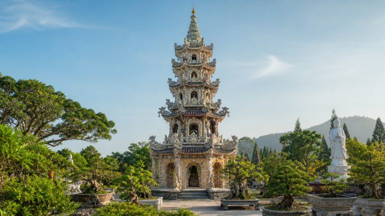 Chùa Từ Vân Cam Ranh: tháp vỏ ốc và kinh nghiệm tham quan