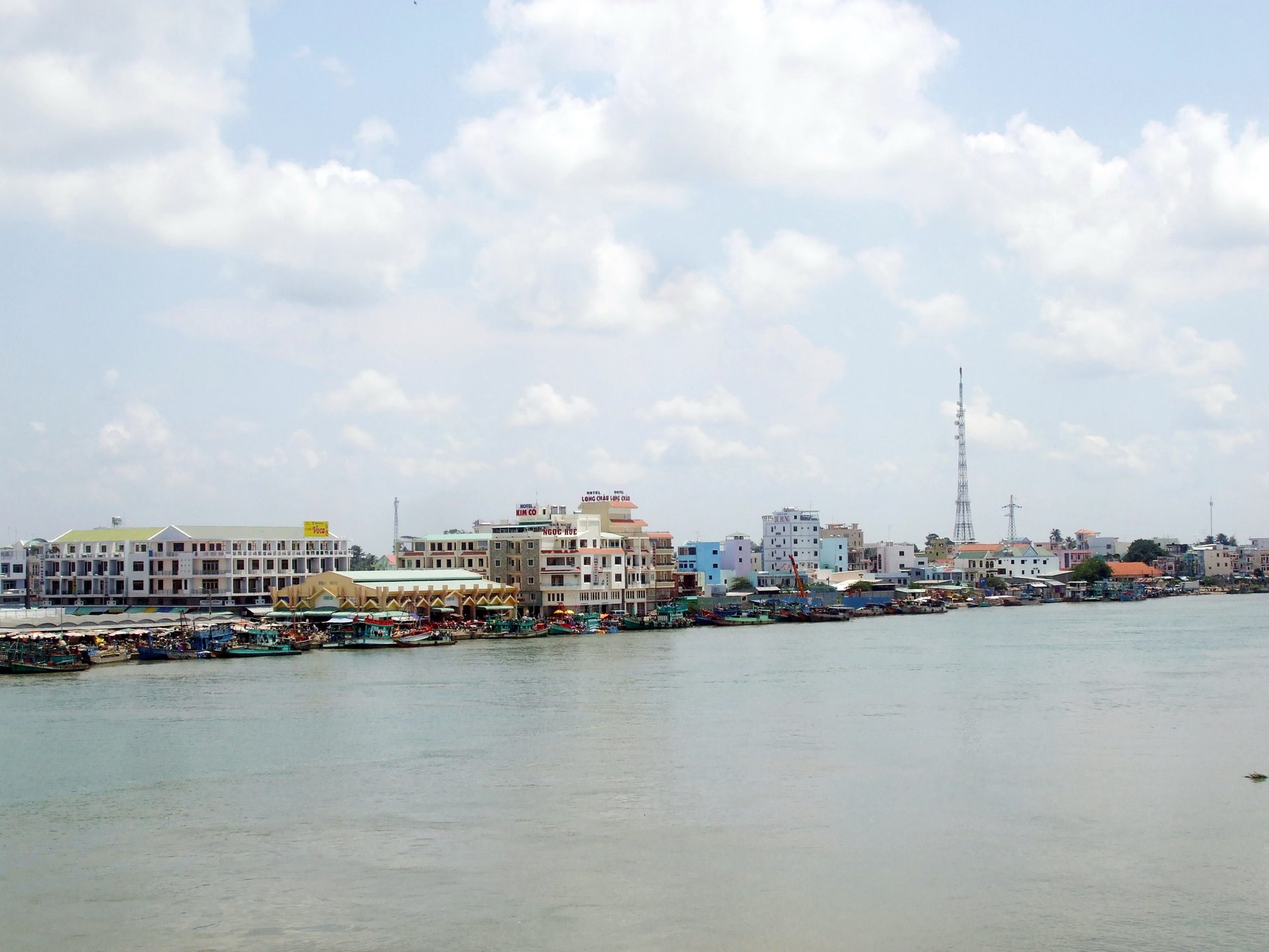 Một phần phố thị Hà Tiên nhìn từ trên cao
