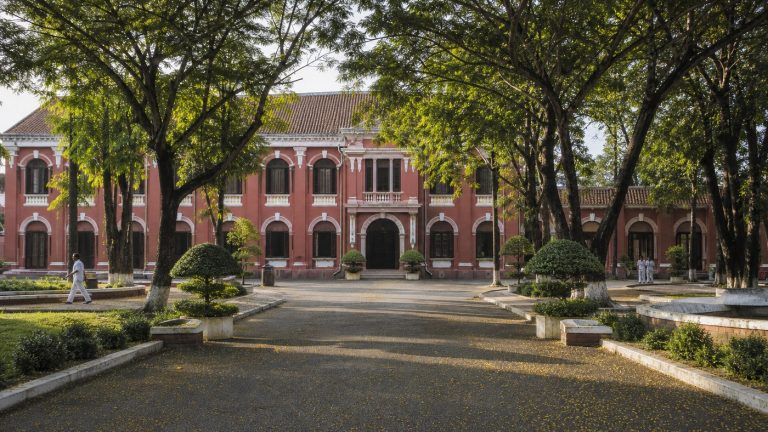 Trường Quốc Học Huế: kiến trúc, lịch sử và lưu ý tham quan