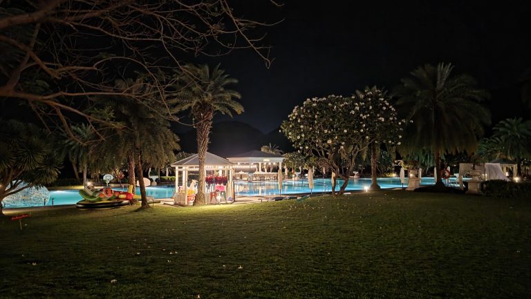 Hồ bơi Nha Trang Marriott Resort Hòn Tre
